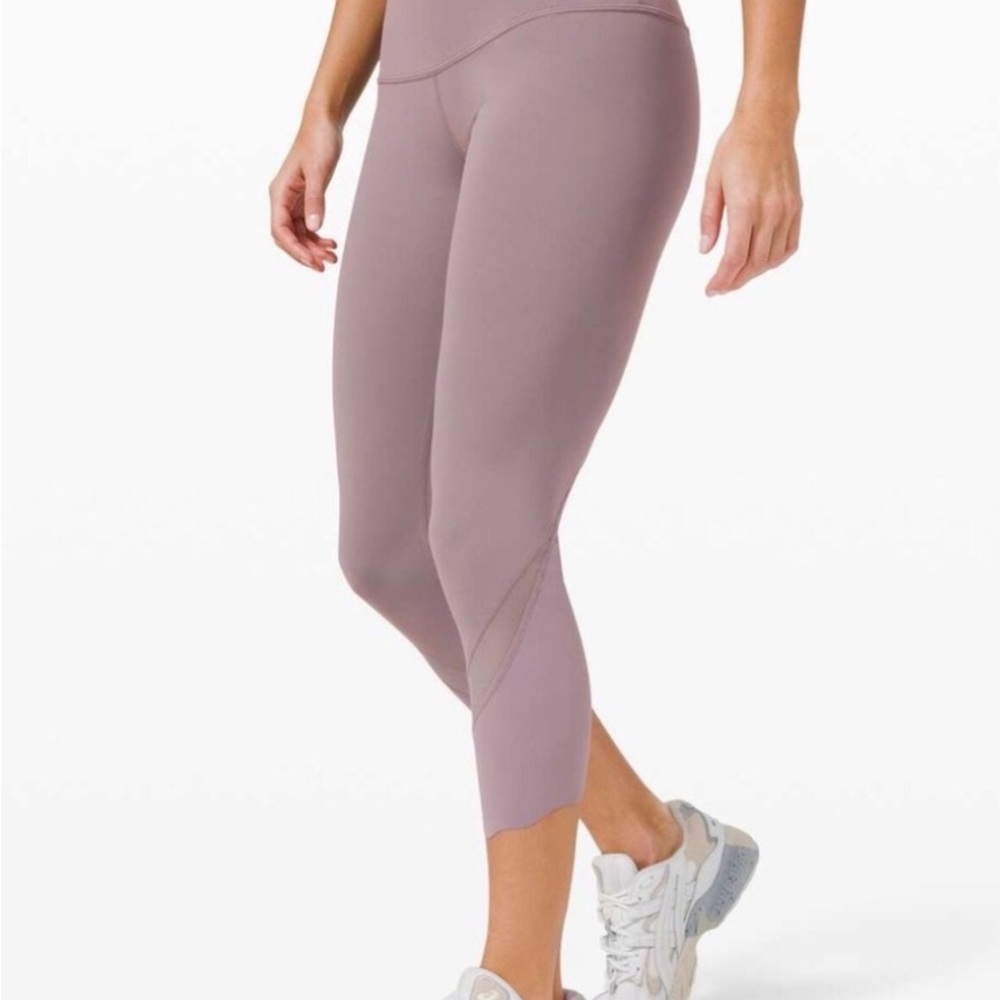 Lululemon WUNDER UNDER CROP HIGH-RISE *ROLL DOWN SCALLOP FULL-ON LUXTREME 23"